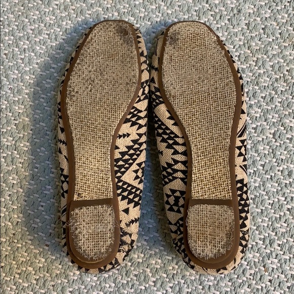 Toms One for One flats 👣 - Picture 2 of 6
